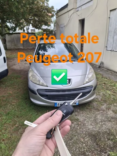 Double de clé de voiture de 207. Refaire clé de voiture à Bordeaux 