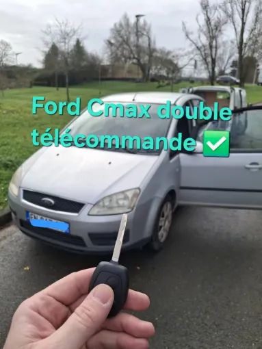 Double de télécommande sur un Ford C-MAX de 2006 à Talence, Bordeaux, SOS Auto Clé