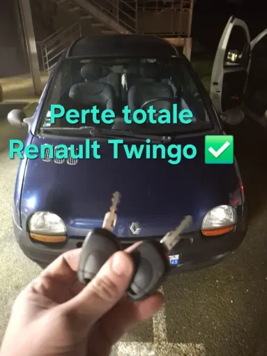 Paire totale de clés sur une Renault Twingo 1 de 1998 à Pessac, Bordeaux, SOS Auto Clé