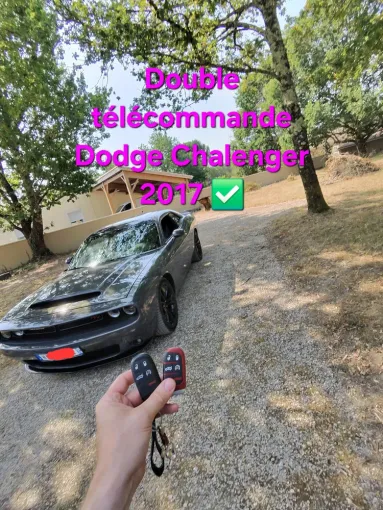 SOS Auto Clé réalise un double de télécommande main libre sur un Dodge Challenger de 2017, Bordeaux, SOS Auto Clé