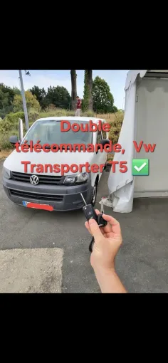 Double de télécommande sur un transporteur T5 à Andernos, en Gironde, Bordeaux, SOS Auto Clé