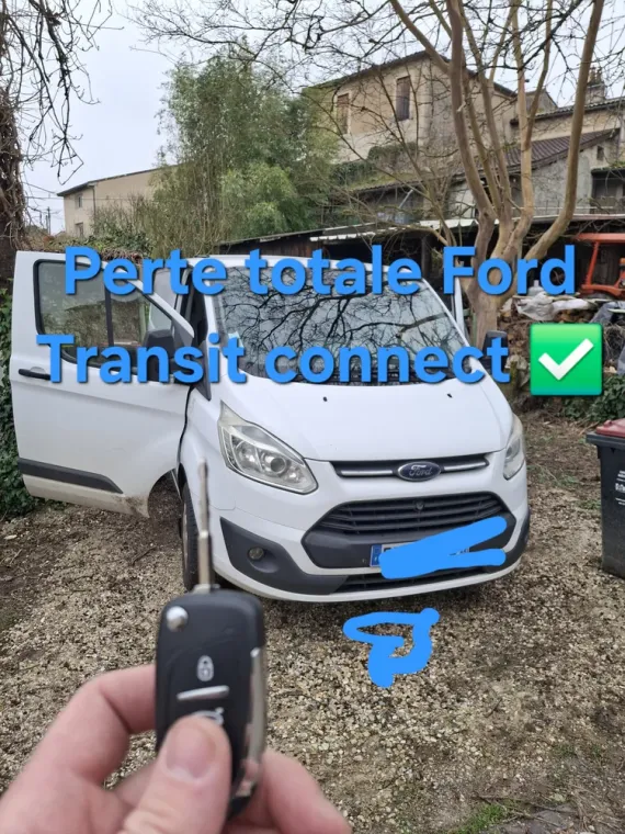 Fabrication d'une nouvelle clé suite à une perte de clé sur un Ford Transit Custom de 2015, Bordeaux, SOS Auto Clé