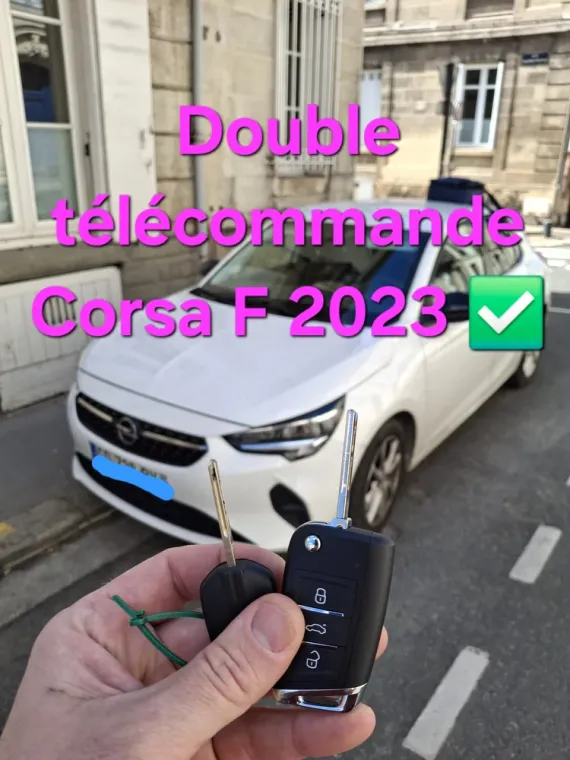 Double de télécommande sur une Opel Corsa F de 2023 à Blanquefort, à côté de Bordeaux, Bordeaux, SOS Auto Clé