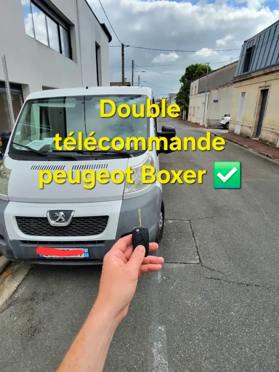 Double de télécommande sur un Peugeot Boxer 2007 pour des artisans à Caudéran, Bordeaux, SOS Auto Clé