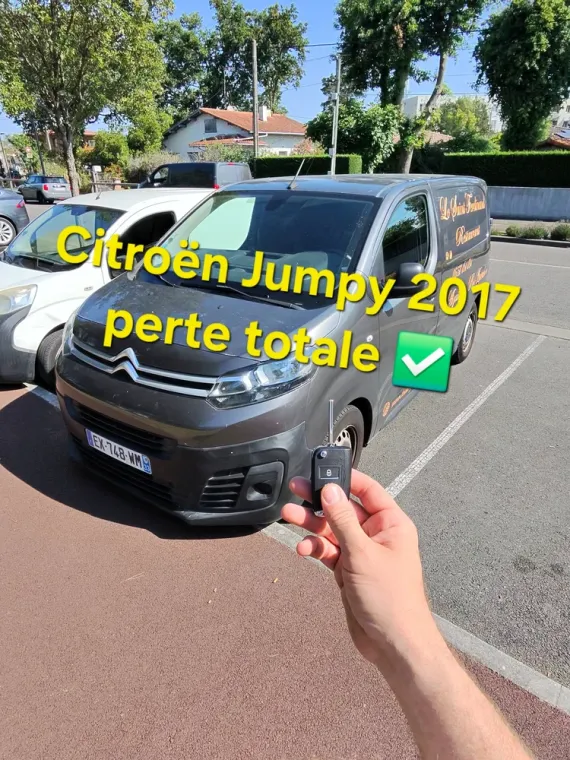 Une perte totale pour un Citroën Jumpy à la Teste de Bûche sur le Bassin d'Arcachon, Bordeaux, SOS Auto Clé